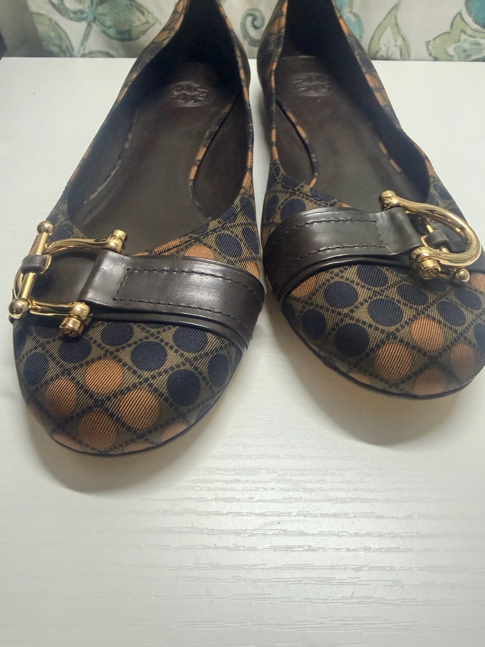 Tory Burch Brown and Navy Patterned Loafers with Gold Hardware - Picture 4 of 6